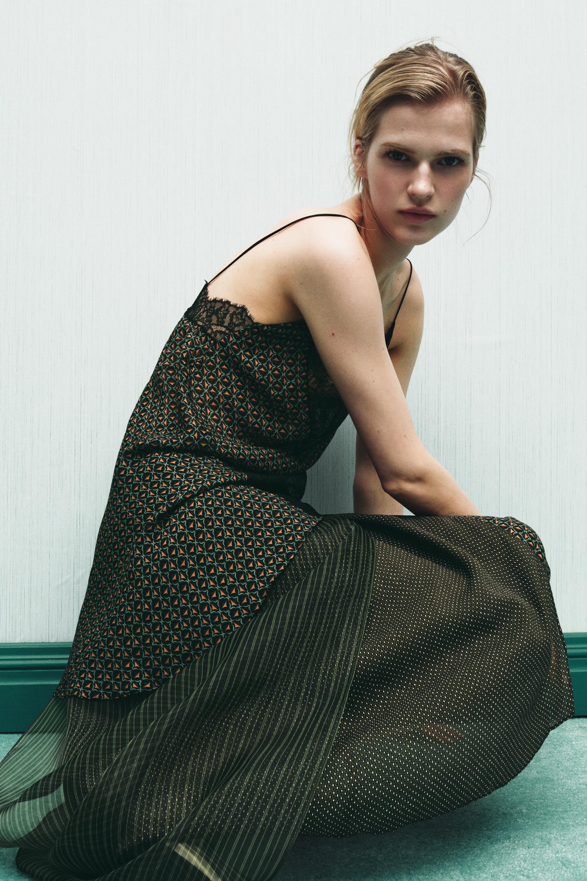 ASYMMETRIC 100% VISCOSE PRINTED LACE TOP