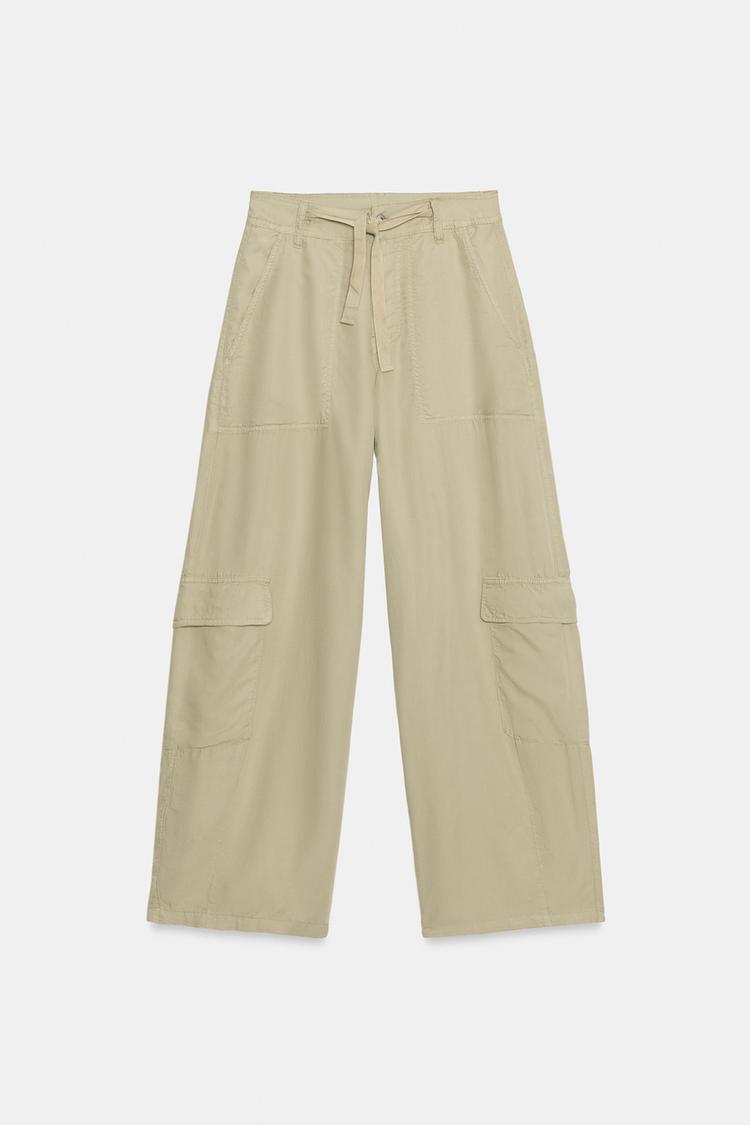 Pantalones cargo fluidos de corte oversize 8