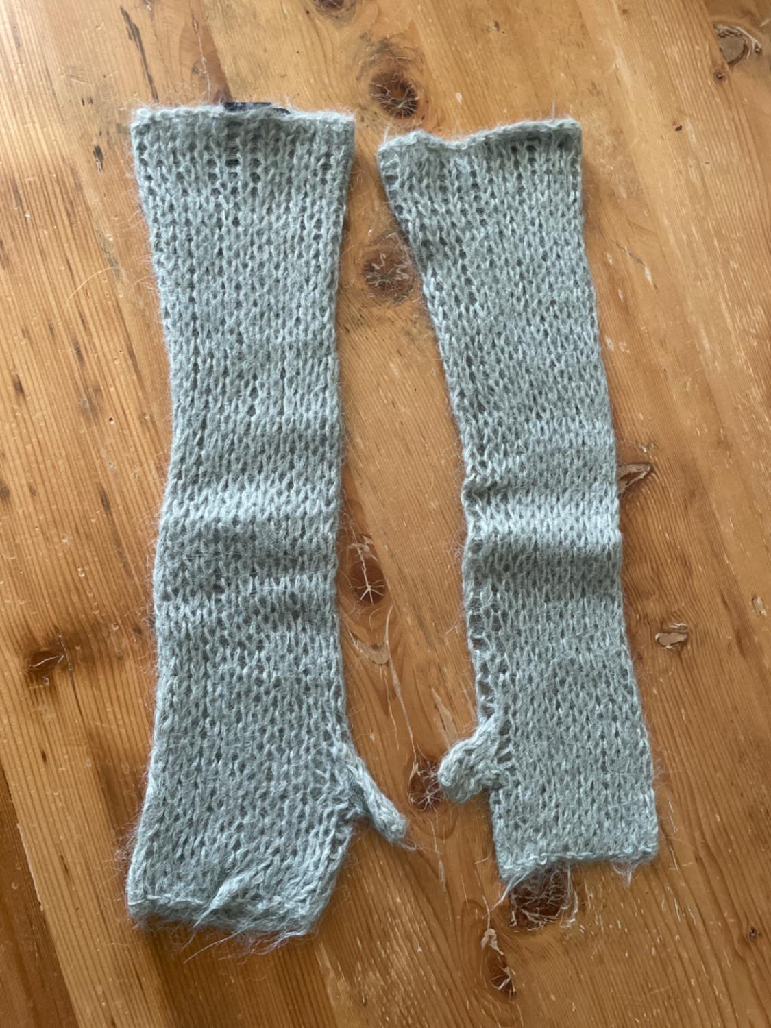 OPEN KNIT ALPACA BLEND KNIT MITTENS - Image 2