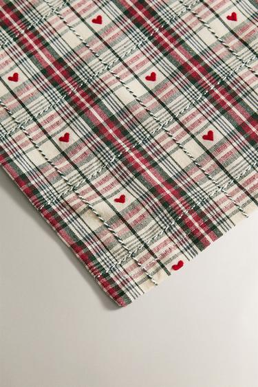 DYED THREAD CHRISTMAS HEART TABLECLOTH - Red by Zara - Image 2