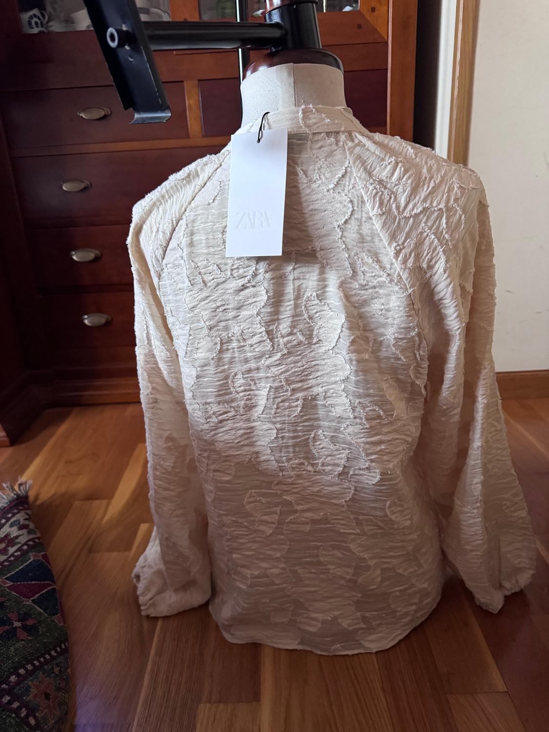 TEXTURED BLOUSE - Image 2