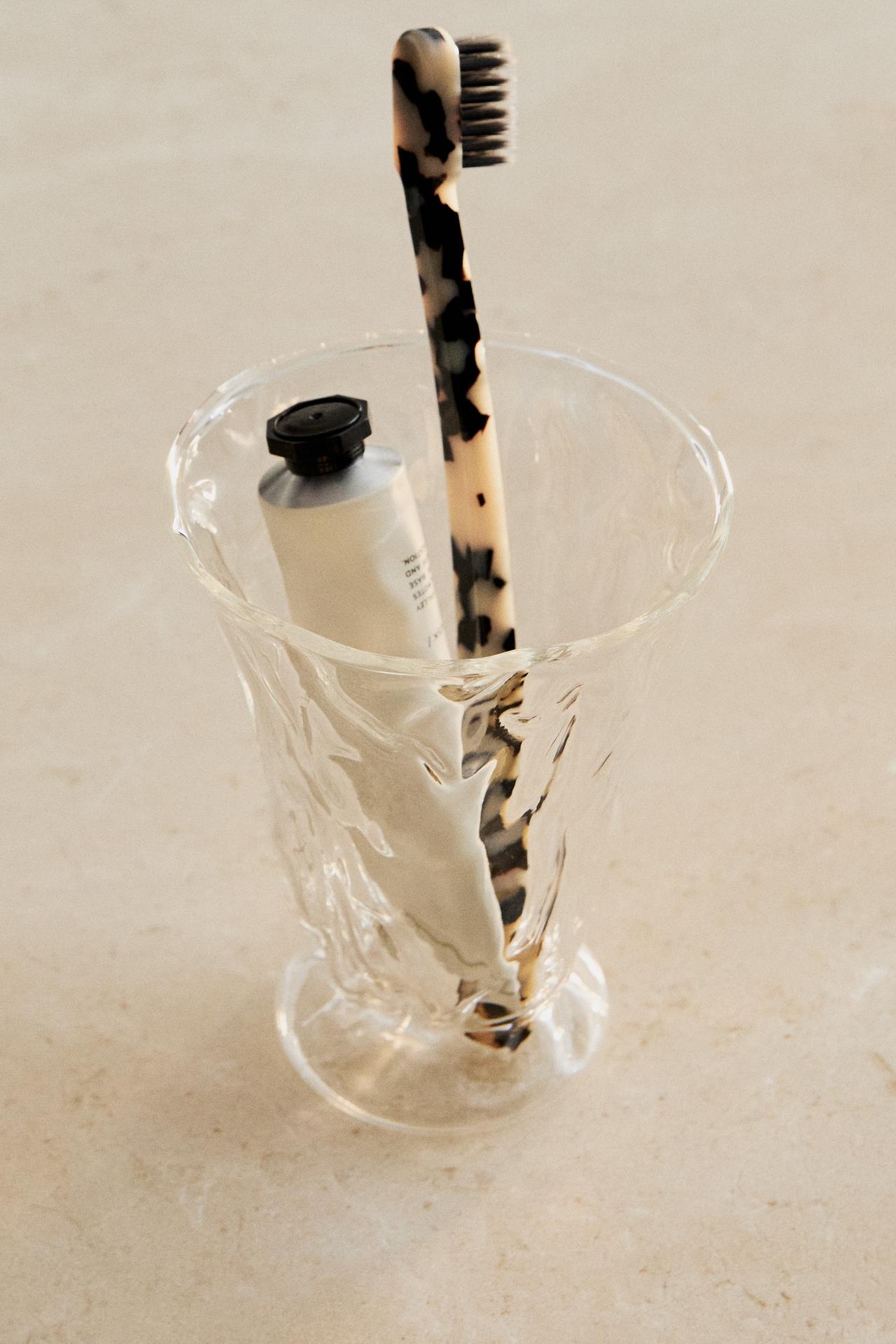 BOROSILICATE GLASS TOOTHBRUSH TUMBLER — Transparent