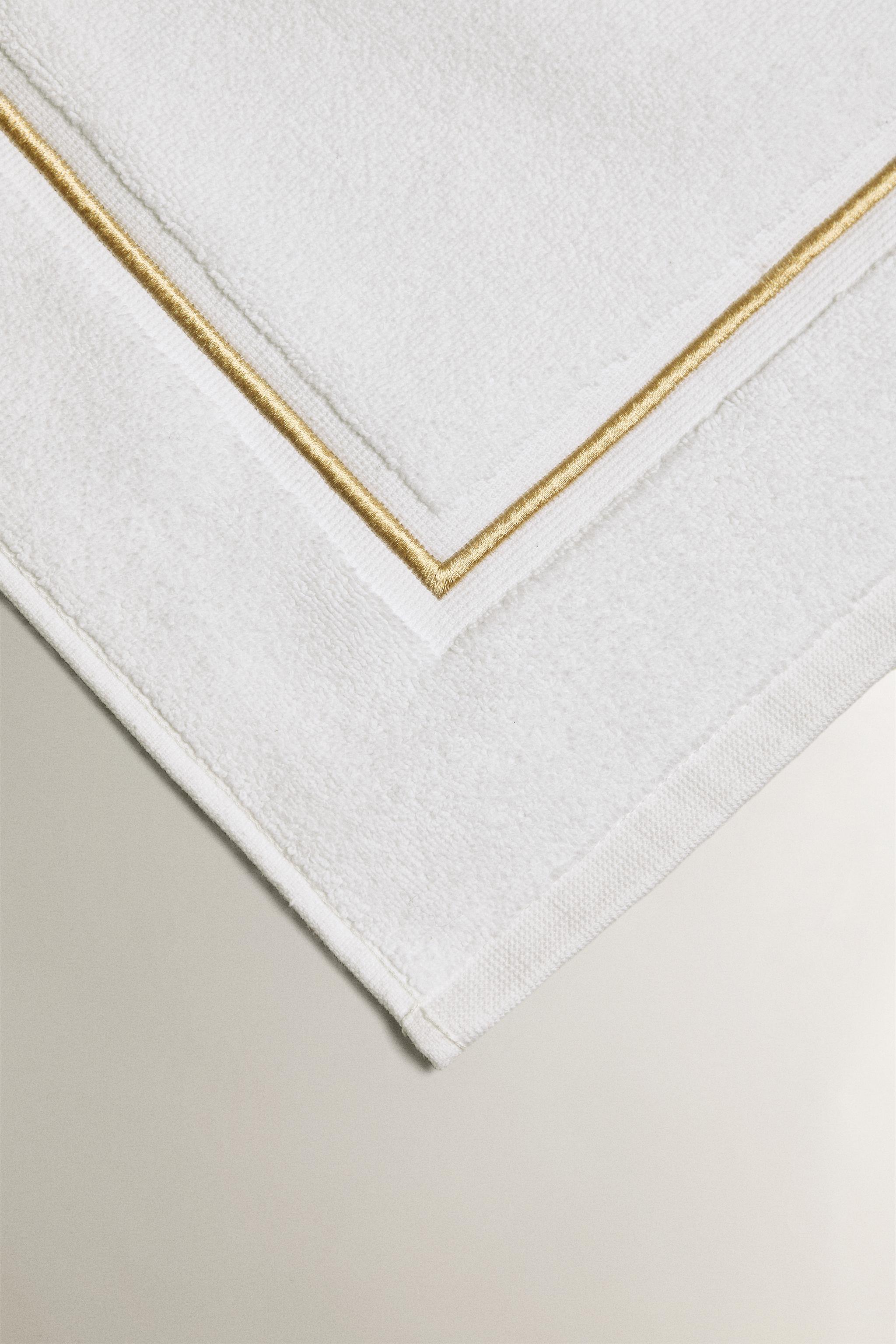 SCALLOPED BATH MAT — Beige