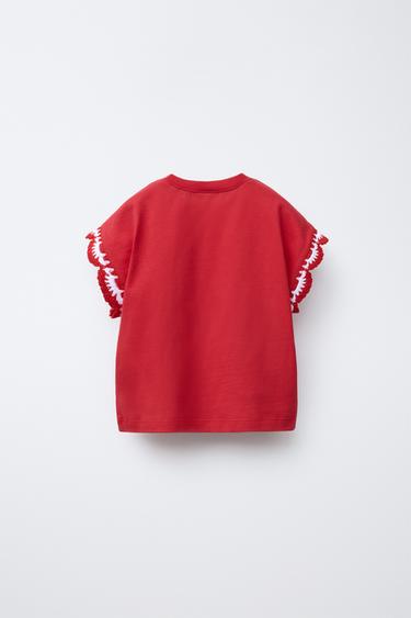 T-SHIRT MIT HÄKELÄRMELN - Rot von Zara