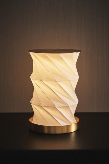 LAMPĂ METALICĂ PLIABILĂ FĂRĂ FIR - Auriu de la Zara
