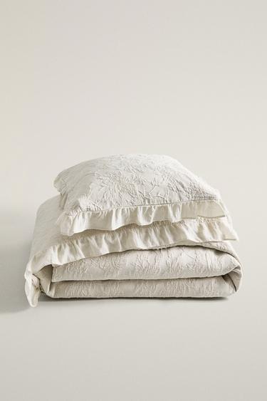 JACQUARD BEDSPREAD WITH RUFFLE TRIM - Ecru by Zara