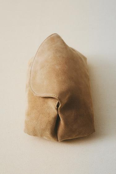 SOFT LEATHER CLUTCH WASH BAG - Brown by Zara