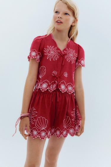 EMBROIDERED BERMUDA SHORTS - Red by Zara