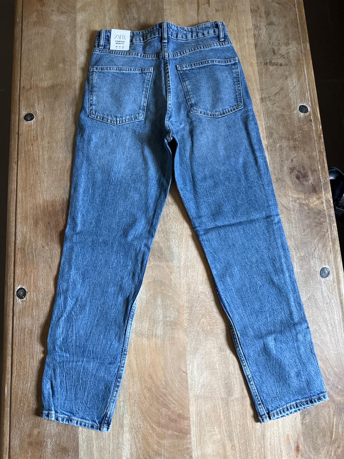 TRF MOM FIT HIGH-WAIST JEANS - Image 2