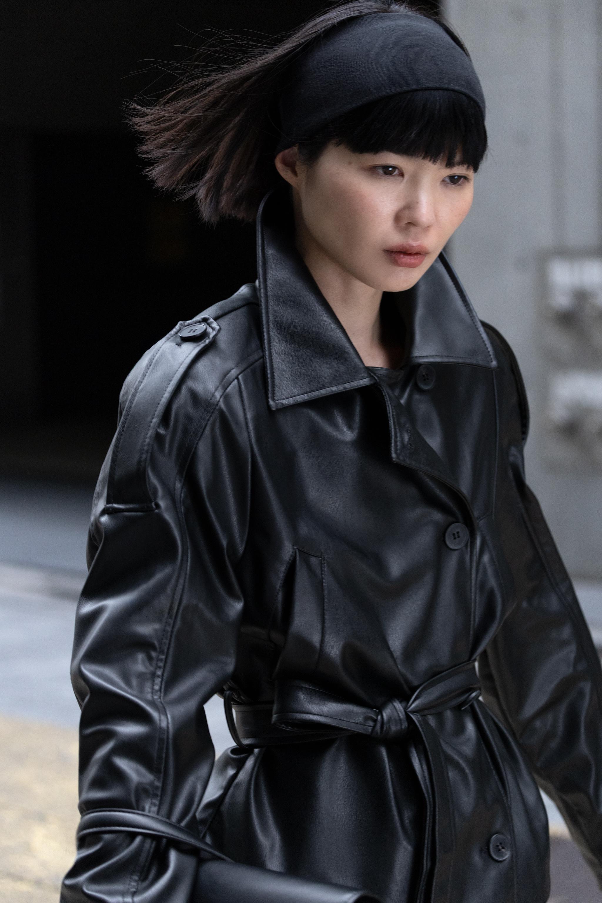✨美品✨23区　トレンチコート　撥水加工　ベルト付き　ブラック黒 撥水加工マントコート トレンチコート - ブラック | ZARA Japan