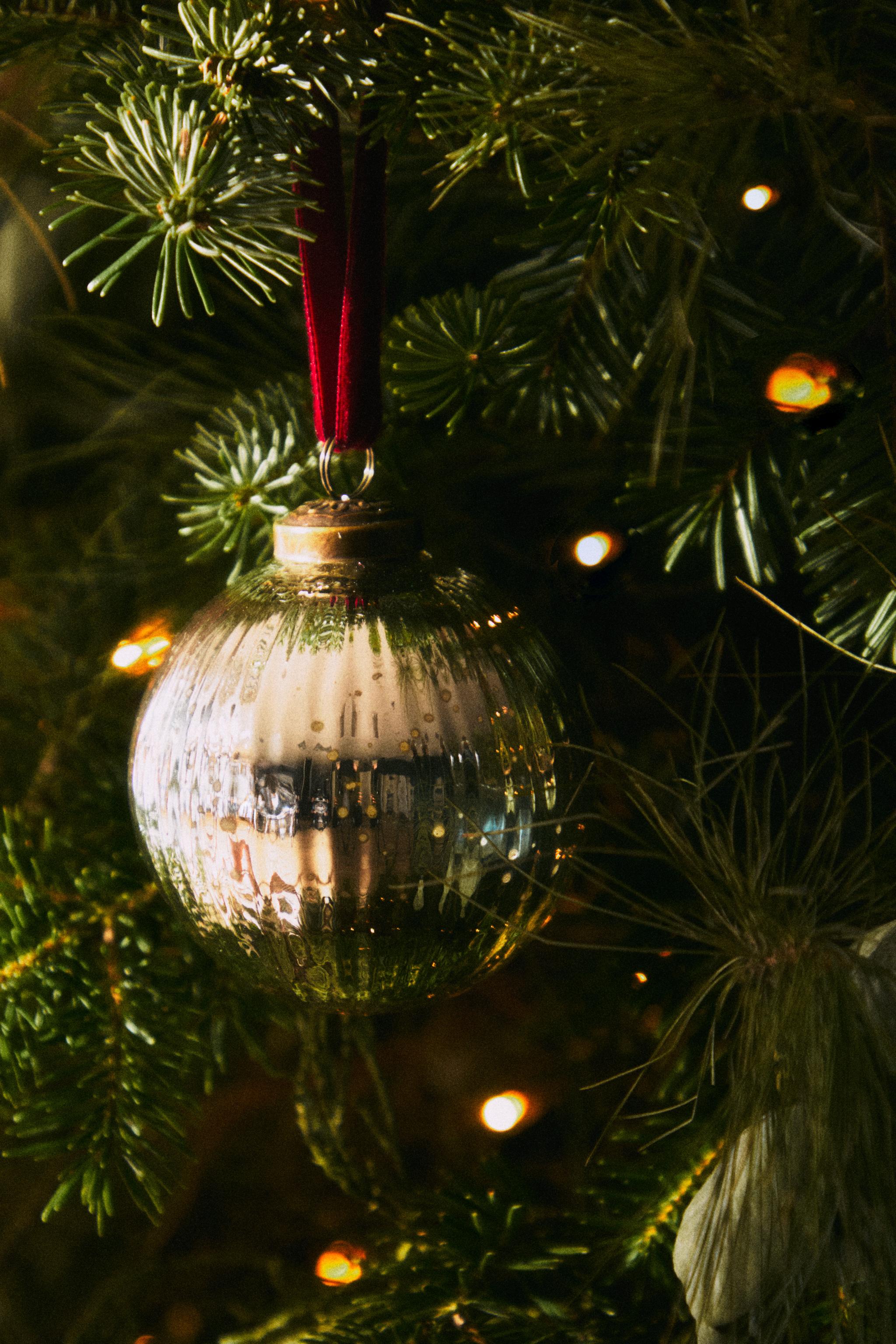 STRIPED LED CHRISTMAS BAUBLE DECORATION