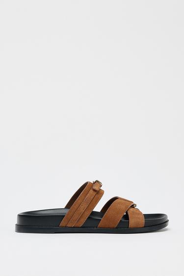 SANDALES À BRIDES CROISÉES EN DAIM - Marron foncé de Zara