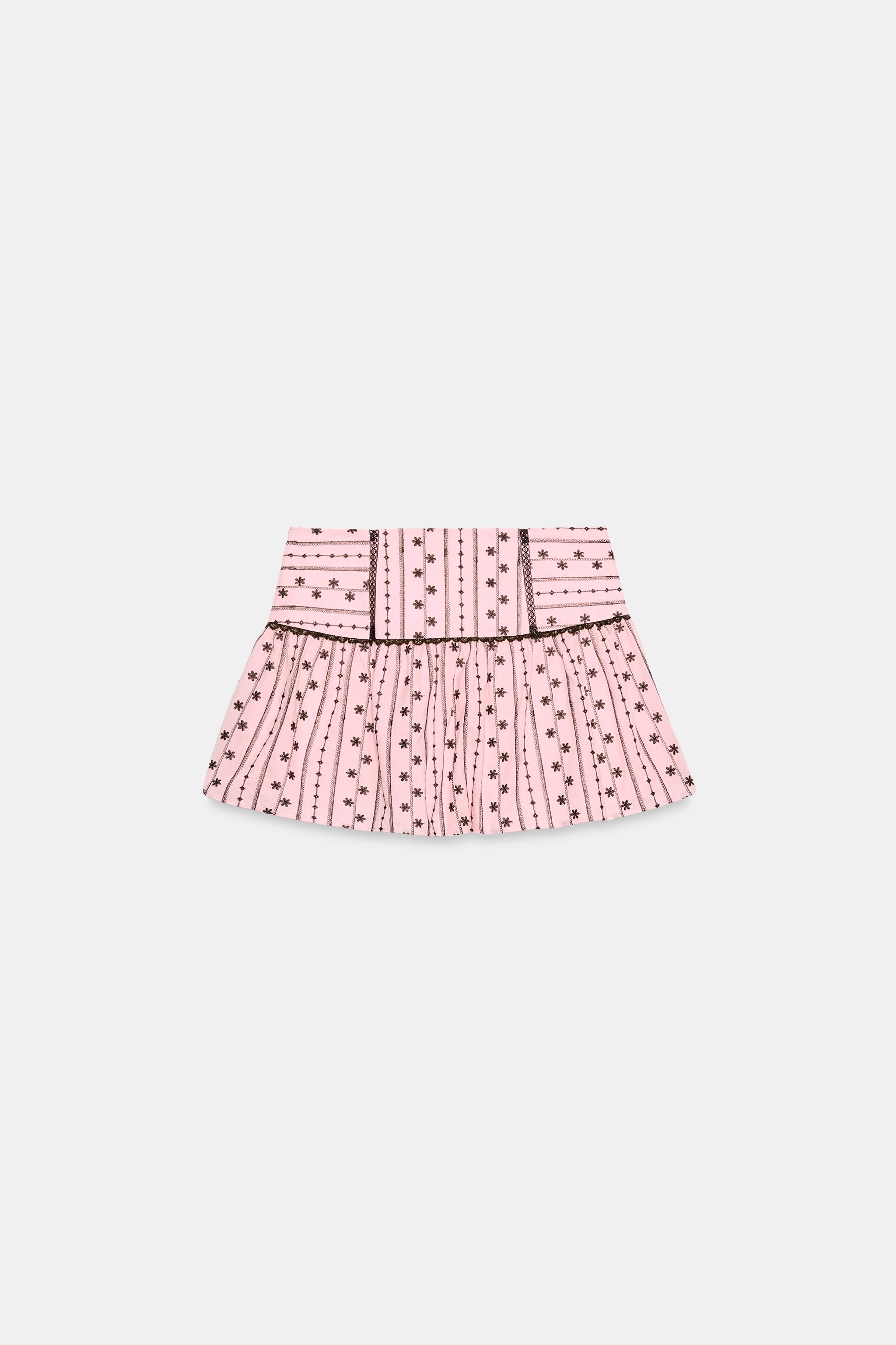 EMBROIDERED SKORT