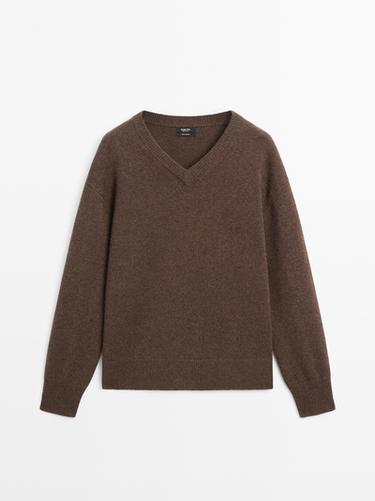 Jersey punto cuello pico 100% cashmere - Marrón de Zara