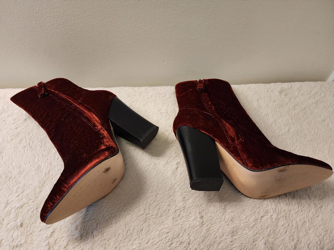 RED CRUSHED VELVET BLOGGER FAVORITE POINTED TOE HEELED ANKLE BOOTIES - Image 6
