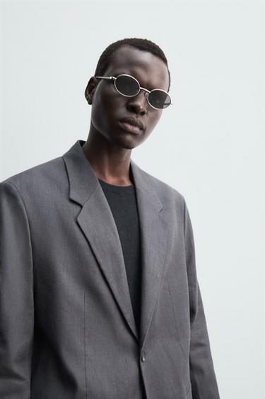 {navn} - {farge} for Zara