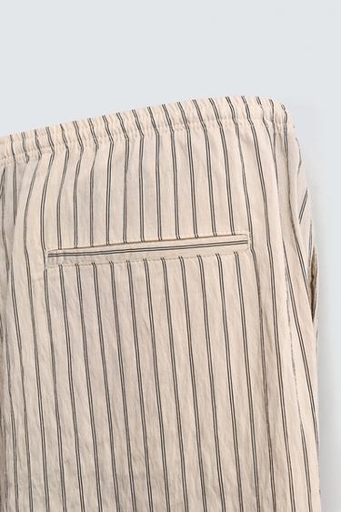 PANTALON FLUIDE À RAYURES ET EFFET FROISSÉ - Écru de Zara - Image 9