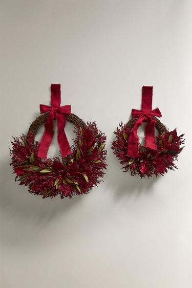EUCALYPTUS FLOWER CHRISTMAS WREATH DECORATION - Red by Zara - Image 0