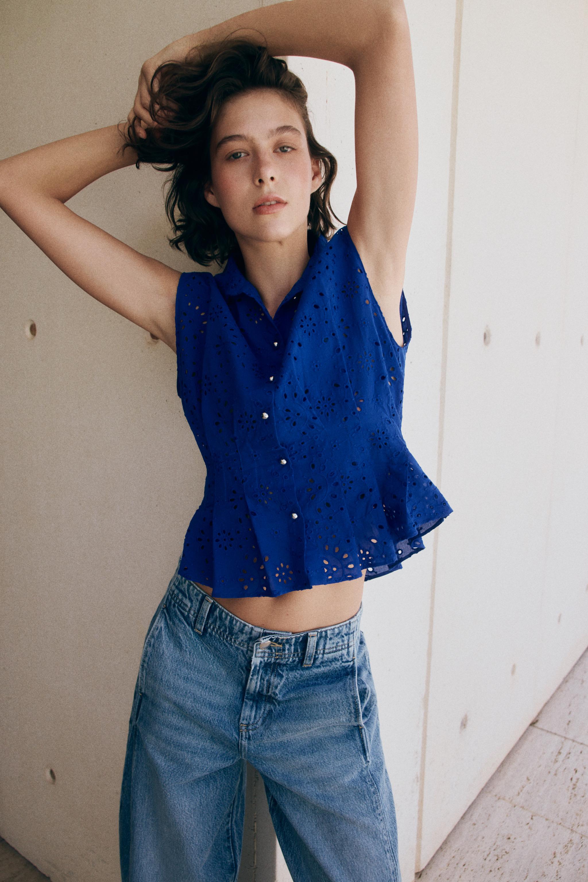 EMBROIDERED EYELET TOP
