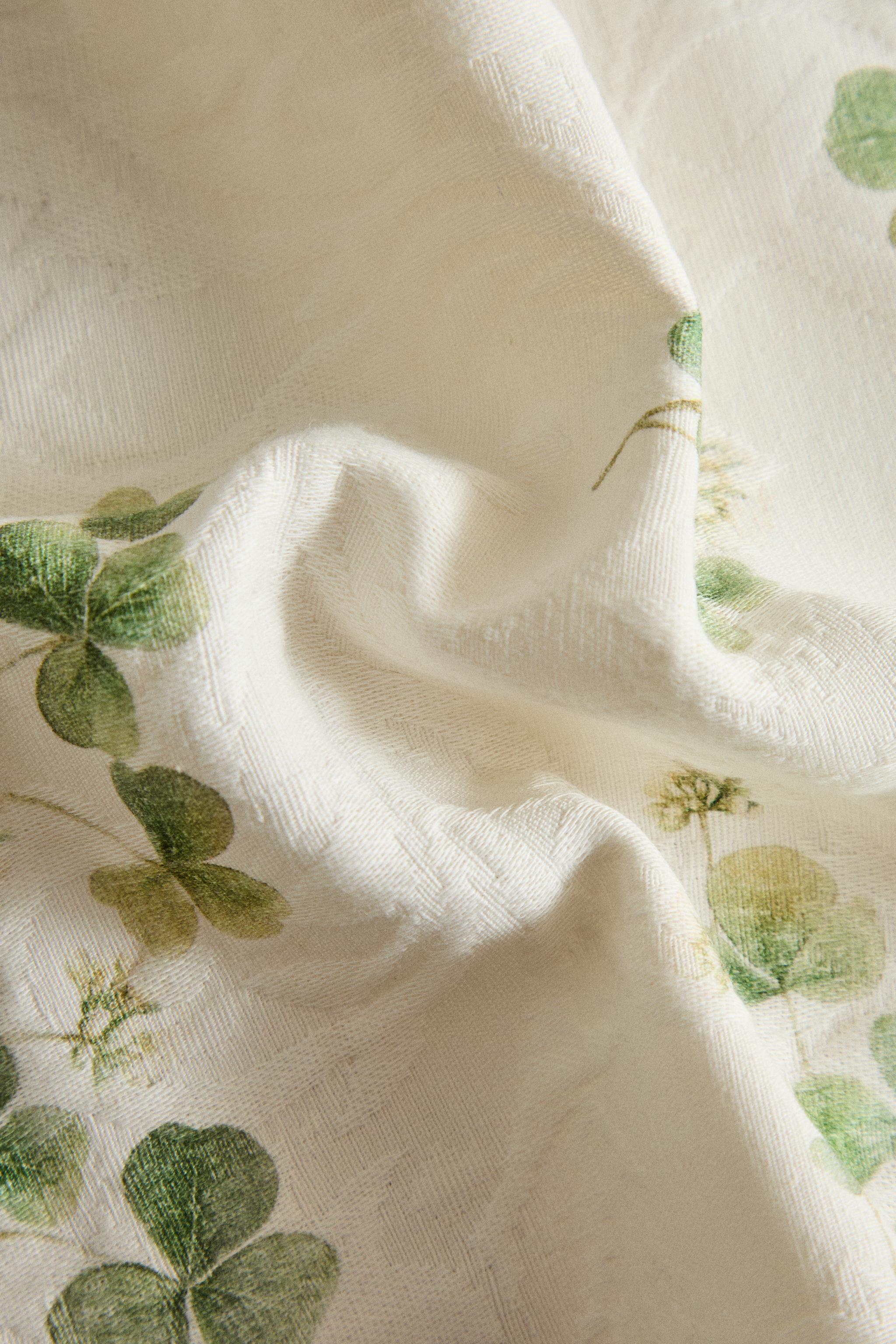 LOT DE SERVIETTES JACQUARD IMPRIMÉ TRÈFLE (LOT DE 2)