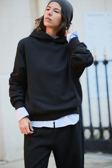 HOODIE WITH POCKETS - Black by Zara