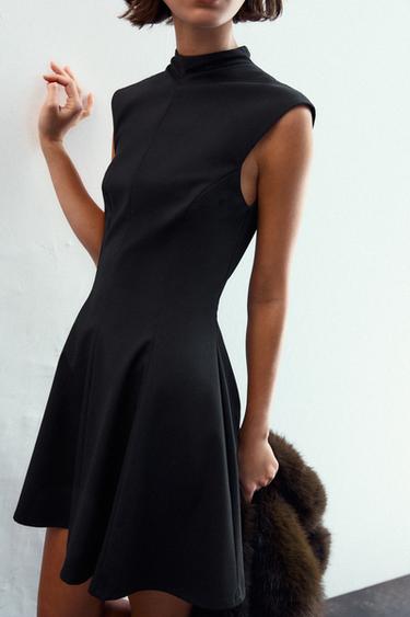 КОРОТКОЕ ПЛАТЬЕ ОБЪЕМНОГО КРОЯ — ЧЕРНЫЙ от Zara