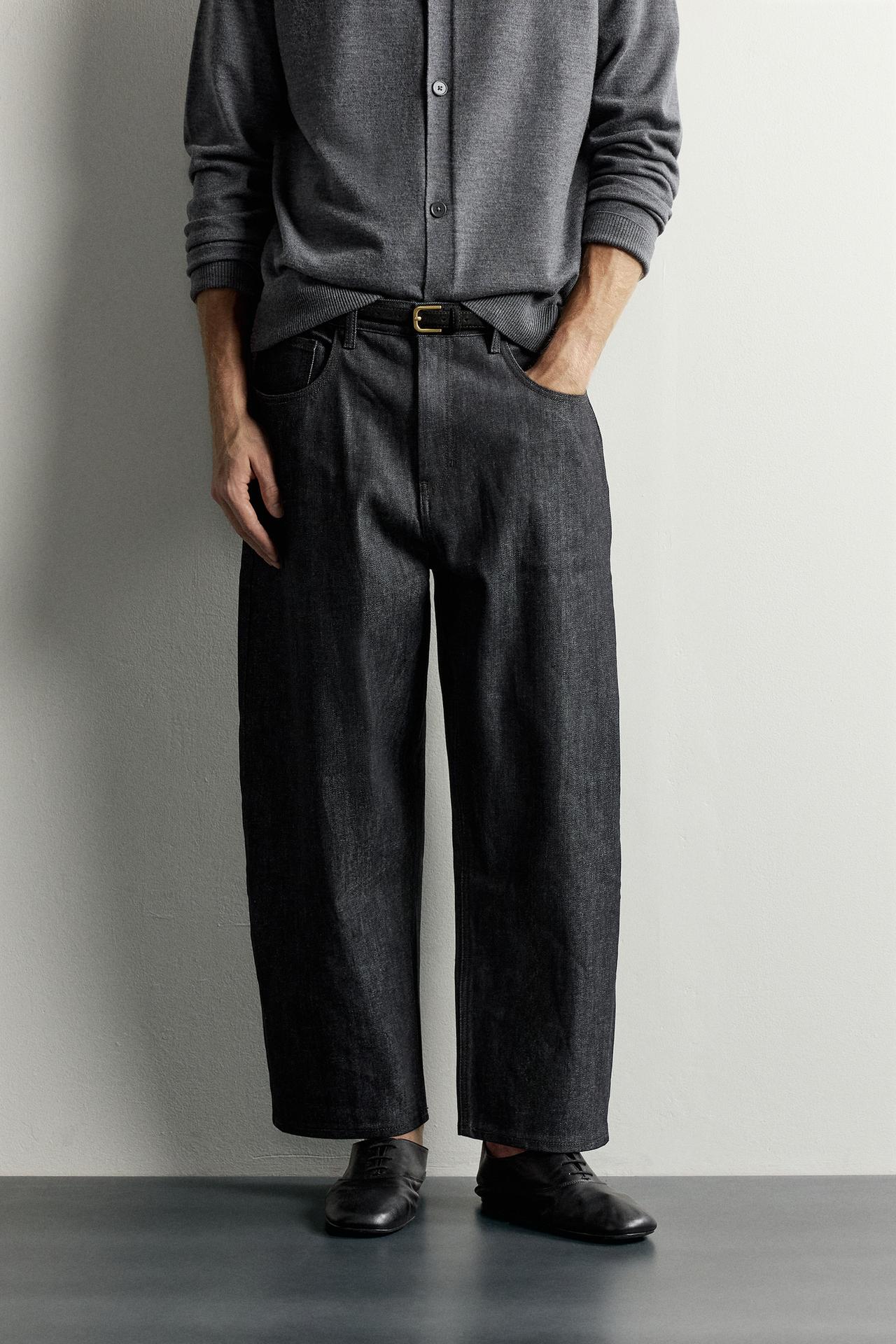 TAPERED WIDE-FIT JEANS — Indigo