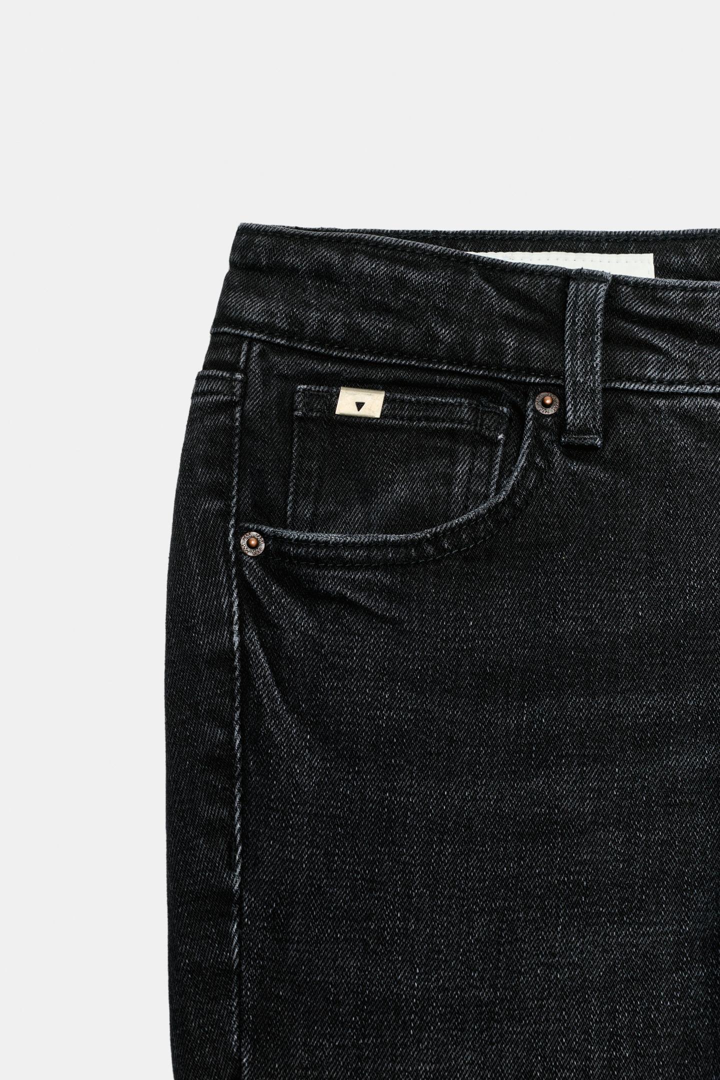 Женские джинсы Zara TRF Low-Rise Slim-Fit Comfort, цвет: Чёрный — фото 9