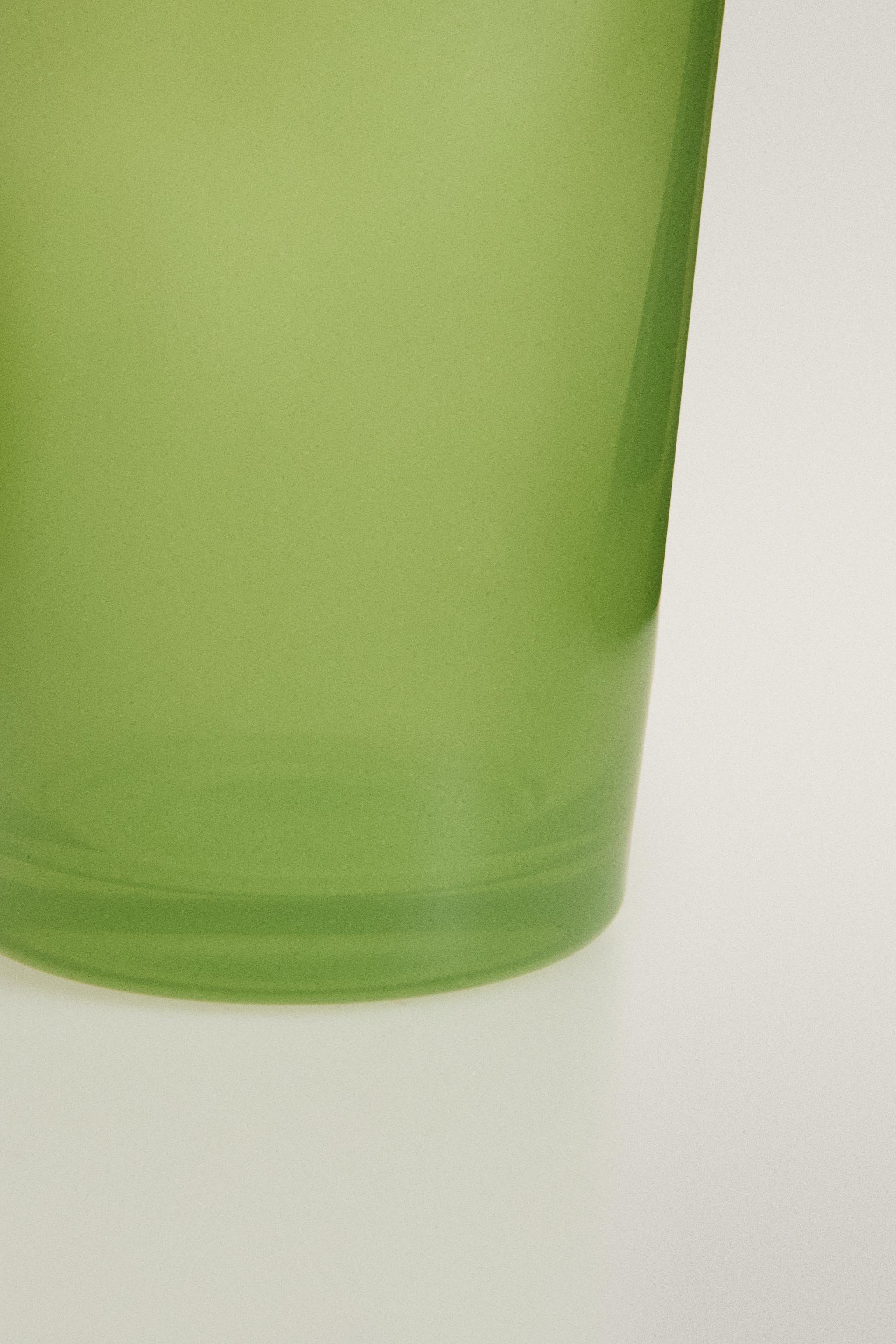 COLOURED GLASS TUMBLER