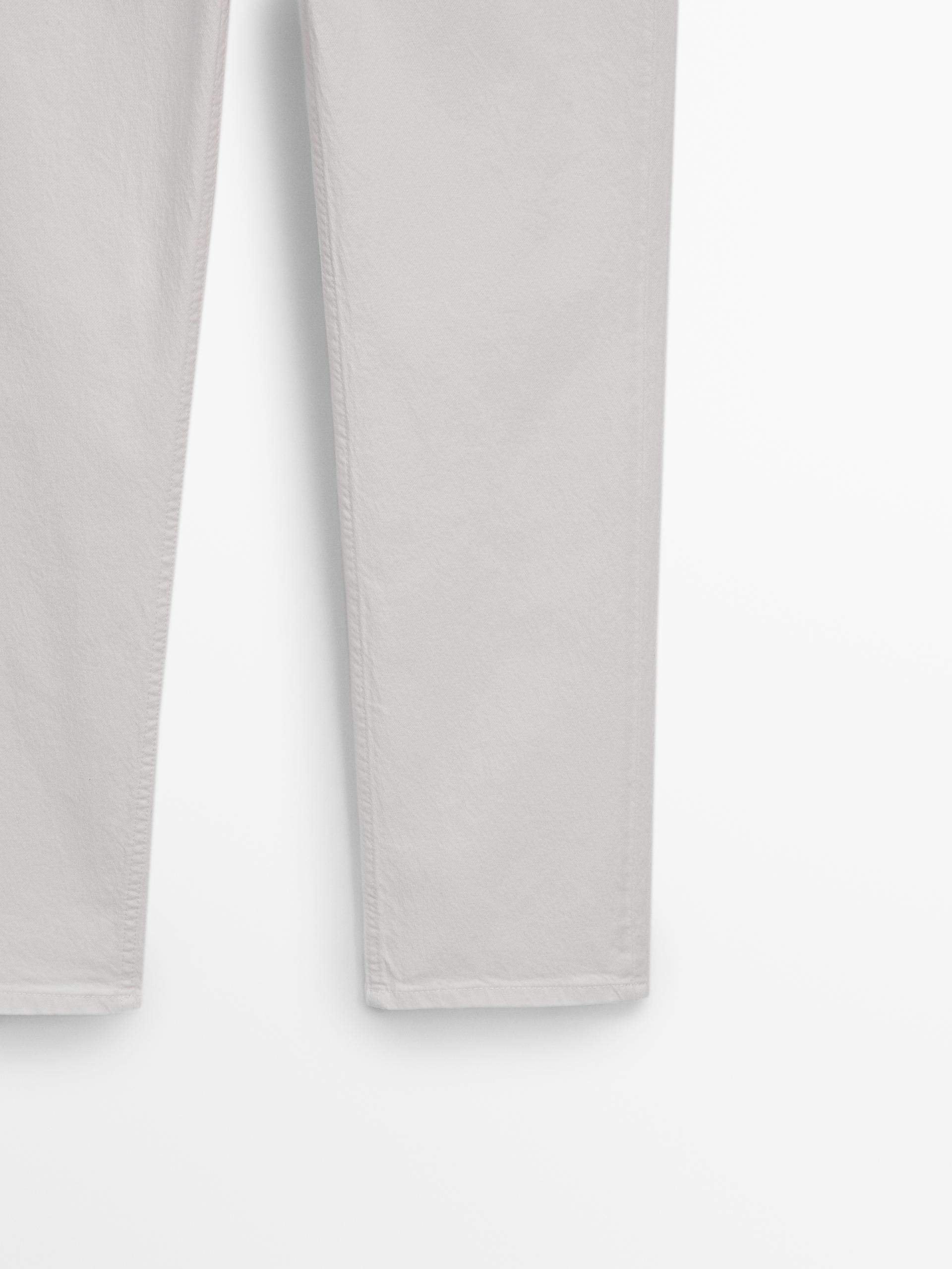 Straight fit comfort mid-rise jeans - Oyster-white