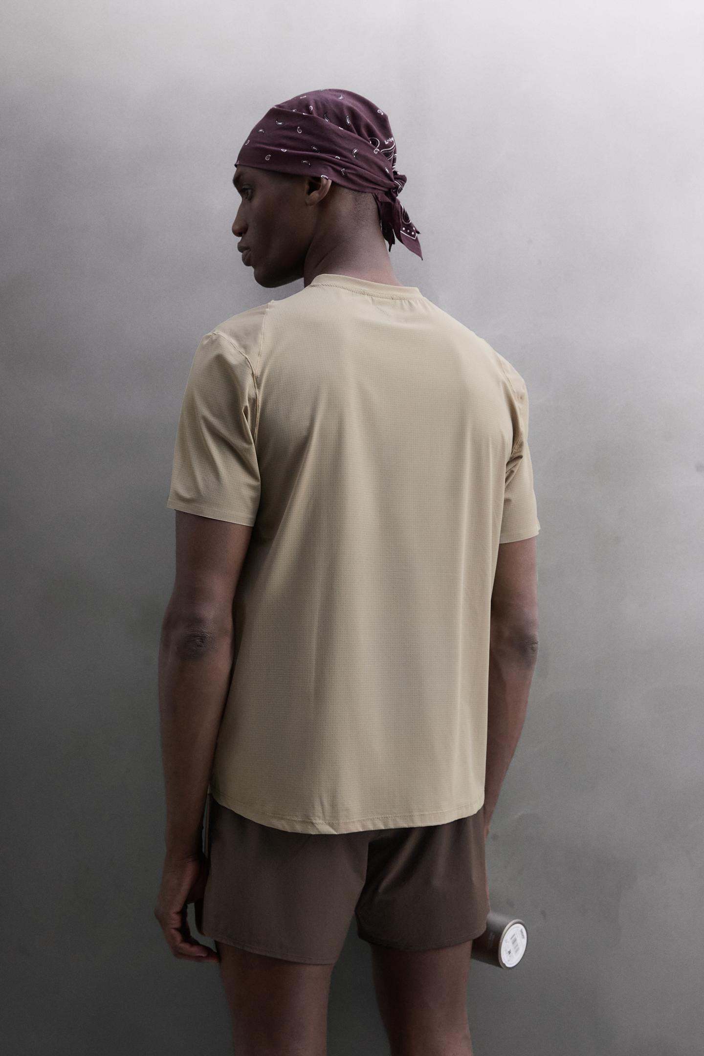 Мужская футболка Zara Textured Technical, цвет: Бежевый — фото 3