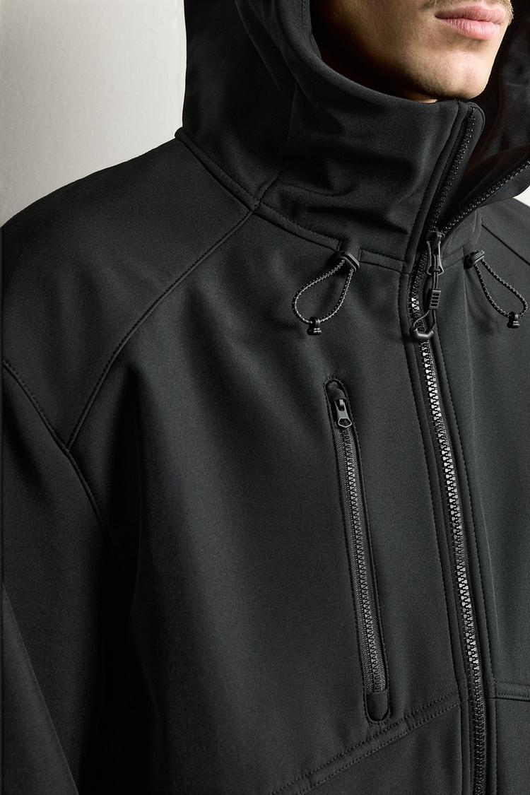 Chaqueta técnica forrada en felpa 7