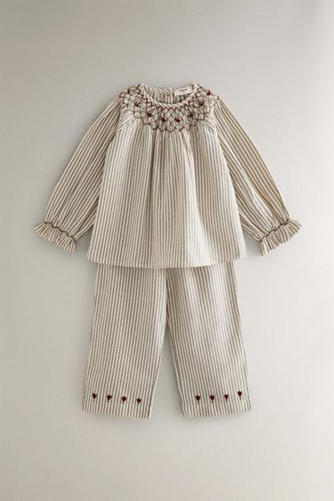 KINDERPYJAMA-SET GESTREIFT MIT RÜSCHEN WEIHNACHTEN (SET AUS 2) - Cremefarben von Zara