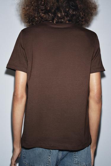 T-SHIRT MÉTALLISÉ À MANCHES COURTES - Chocolat de Zara - Image 4