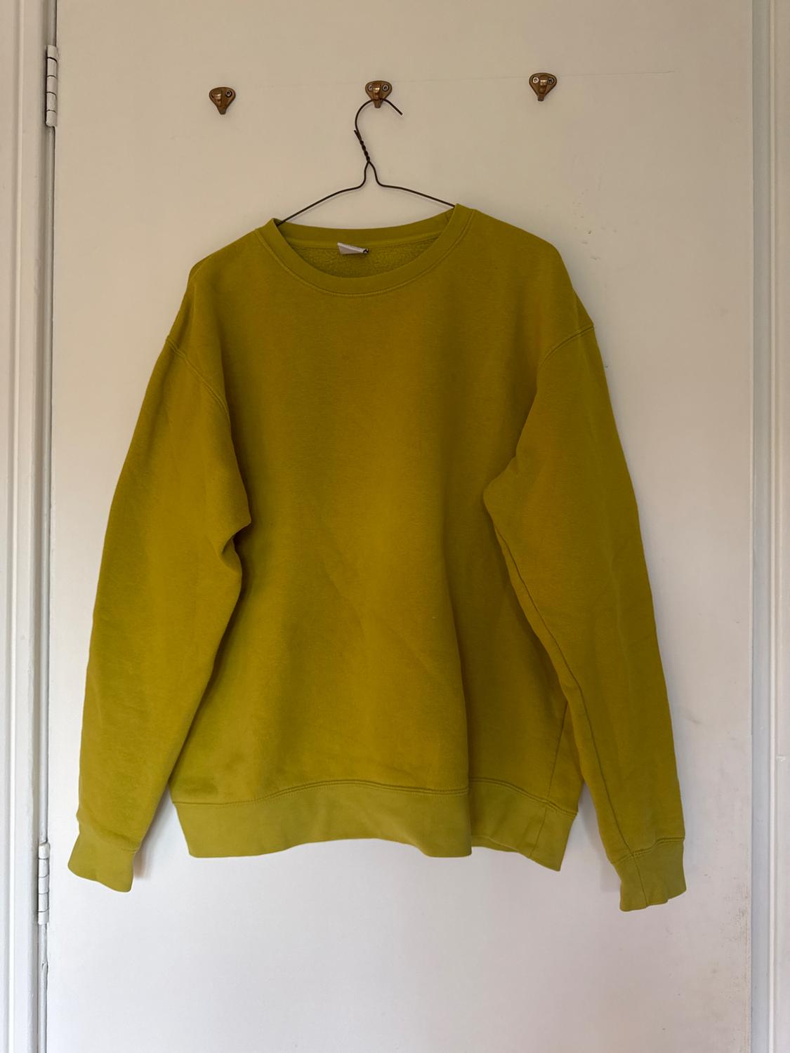 BASIC SWEATSHIRT