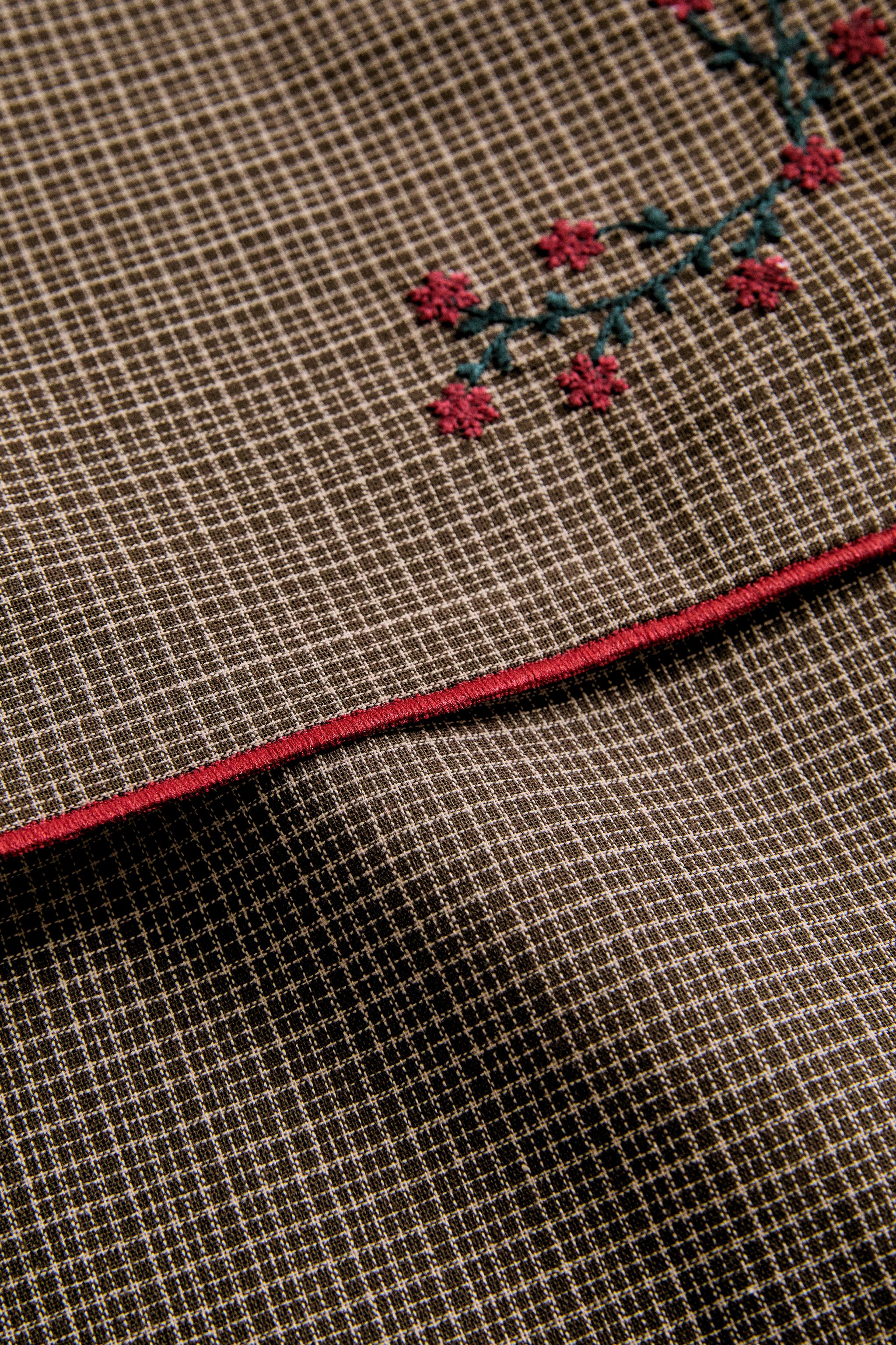 CHRISTMAS EMBROIDERED COTTON NAPKINS (PACK OF 2)