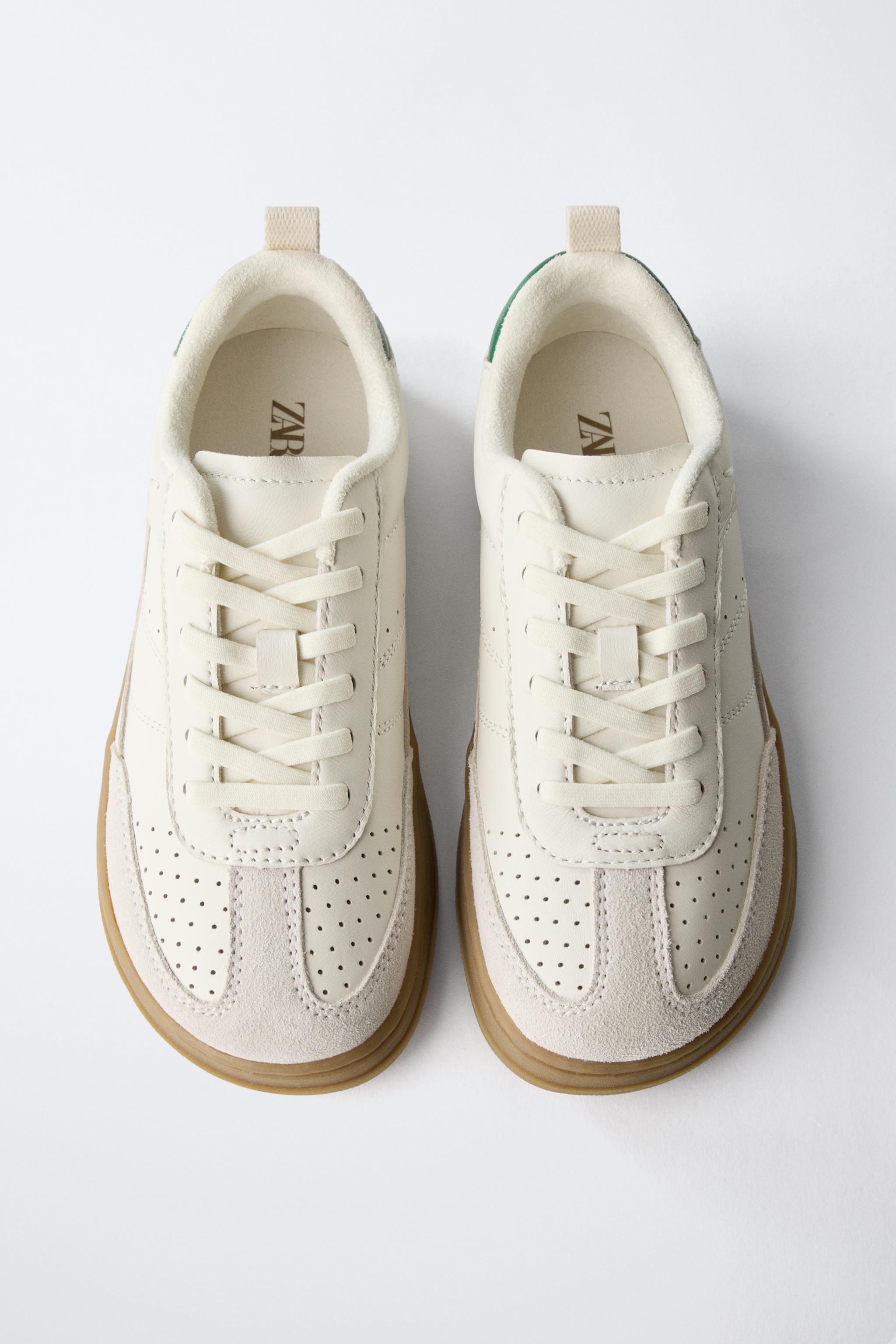 TENNIS EN CUIR PIEDS NUS