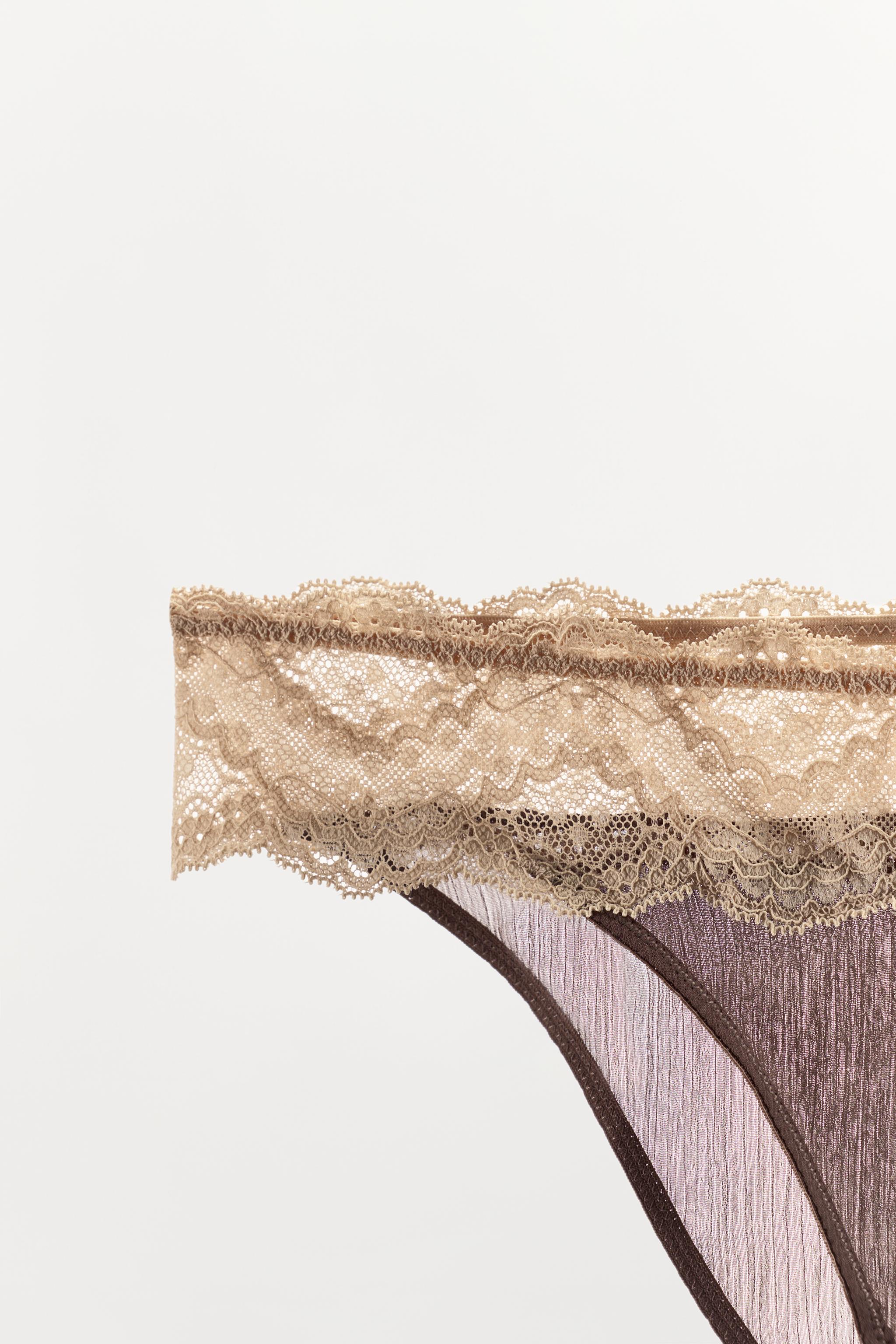 CONTRAST LACE PANTIES