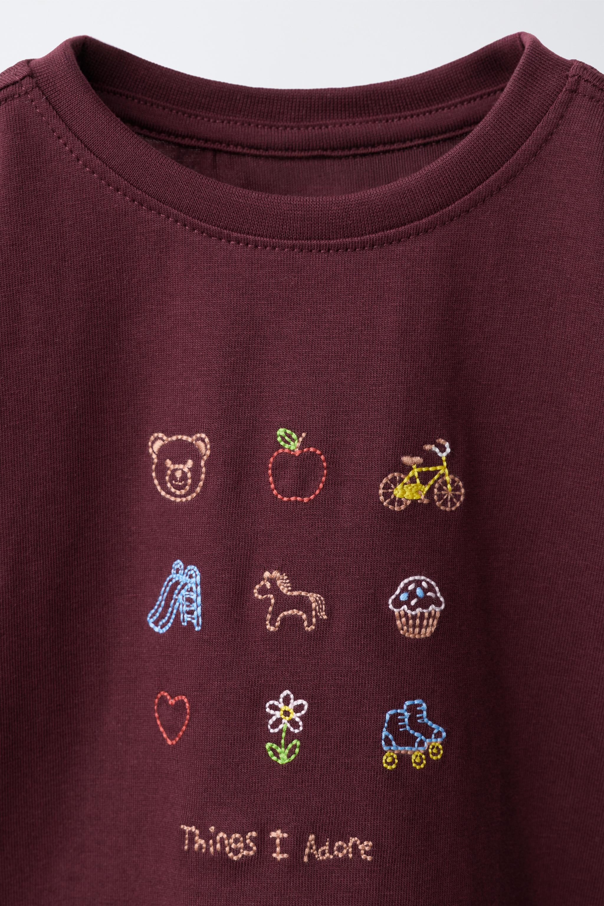 T-SHIRT DÉTAIL BRODÉ EN RÉSILLE ET DAIM