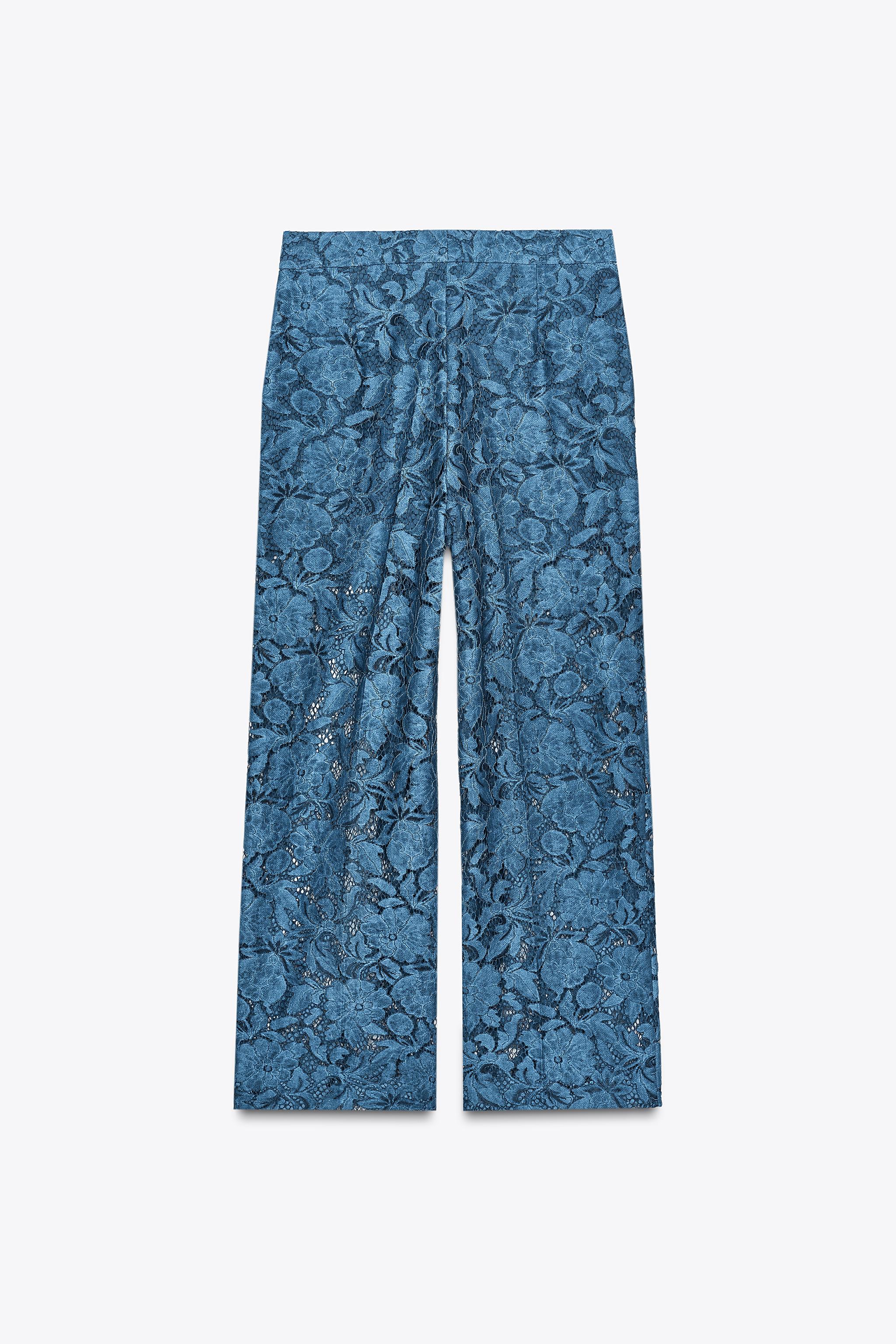 PANTALON COURTE EN DENTELLE