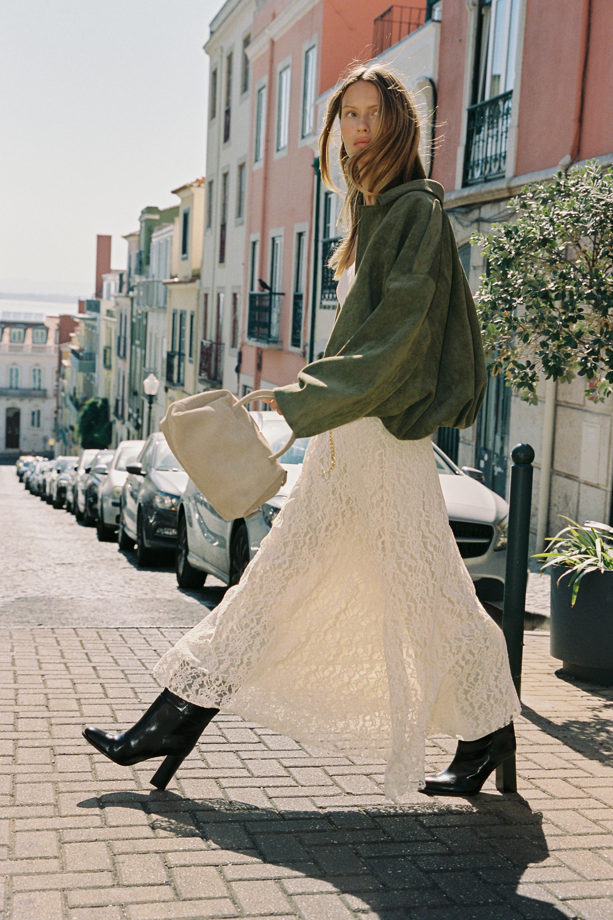 MIDI SKIRT WITH CHAIN BELT