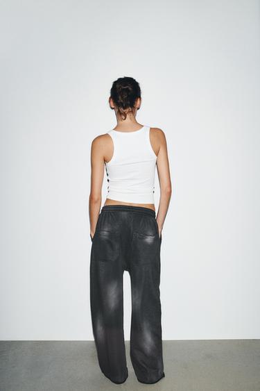 PANTALON MOLLETON EFFET DÉLAVÉ DÉCHIRÉ - Noir de Zara - Image 4
