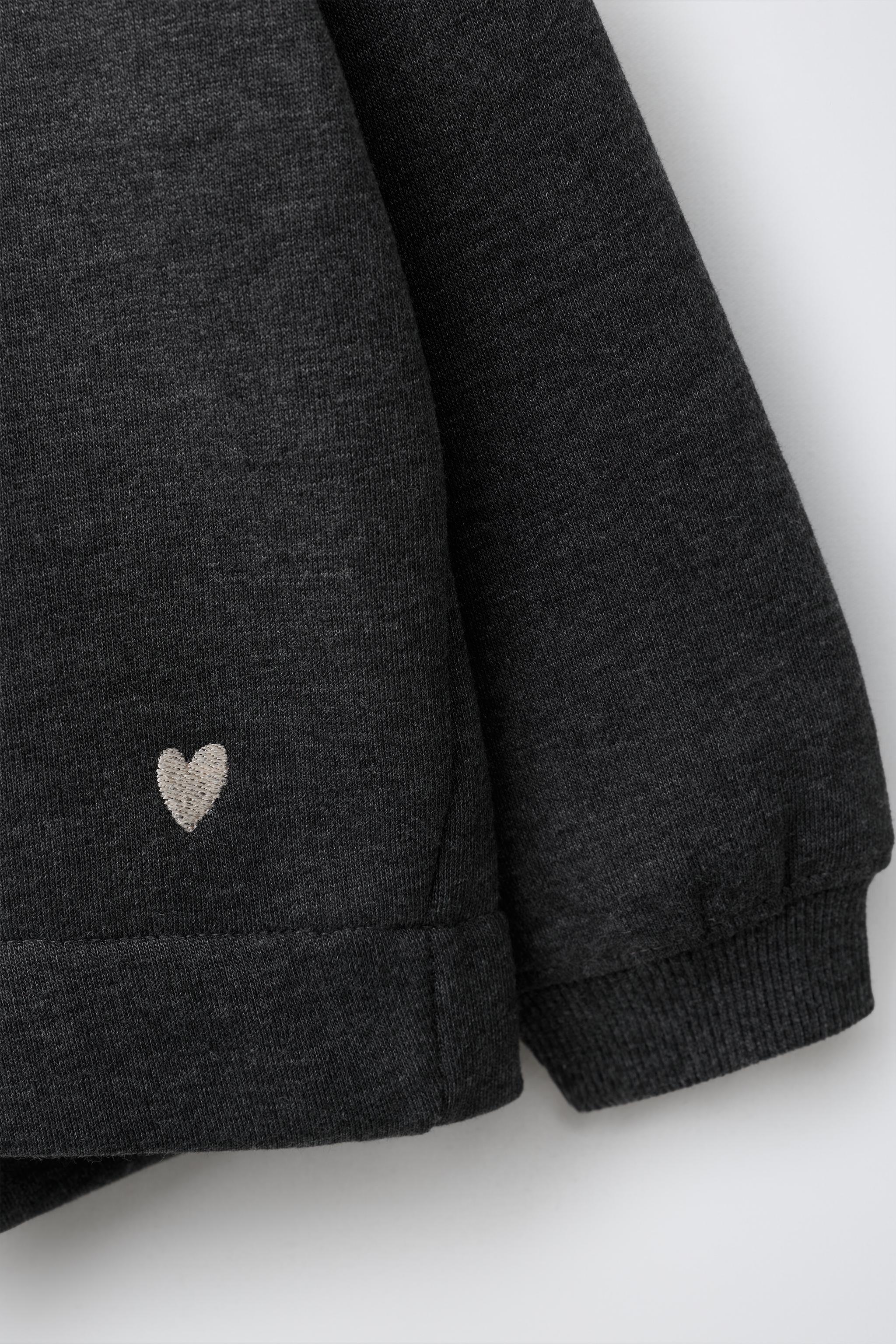 SPORTY EMBROIDERED SWEATSHIRT