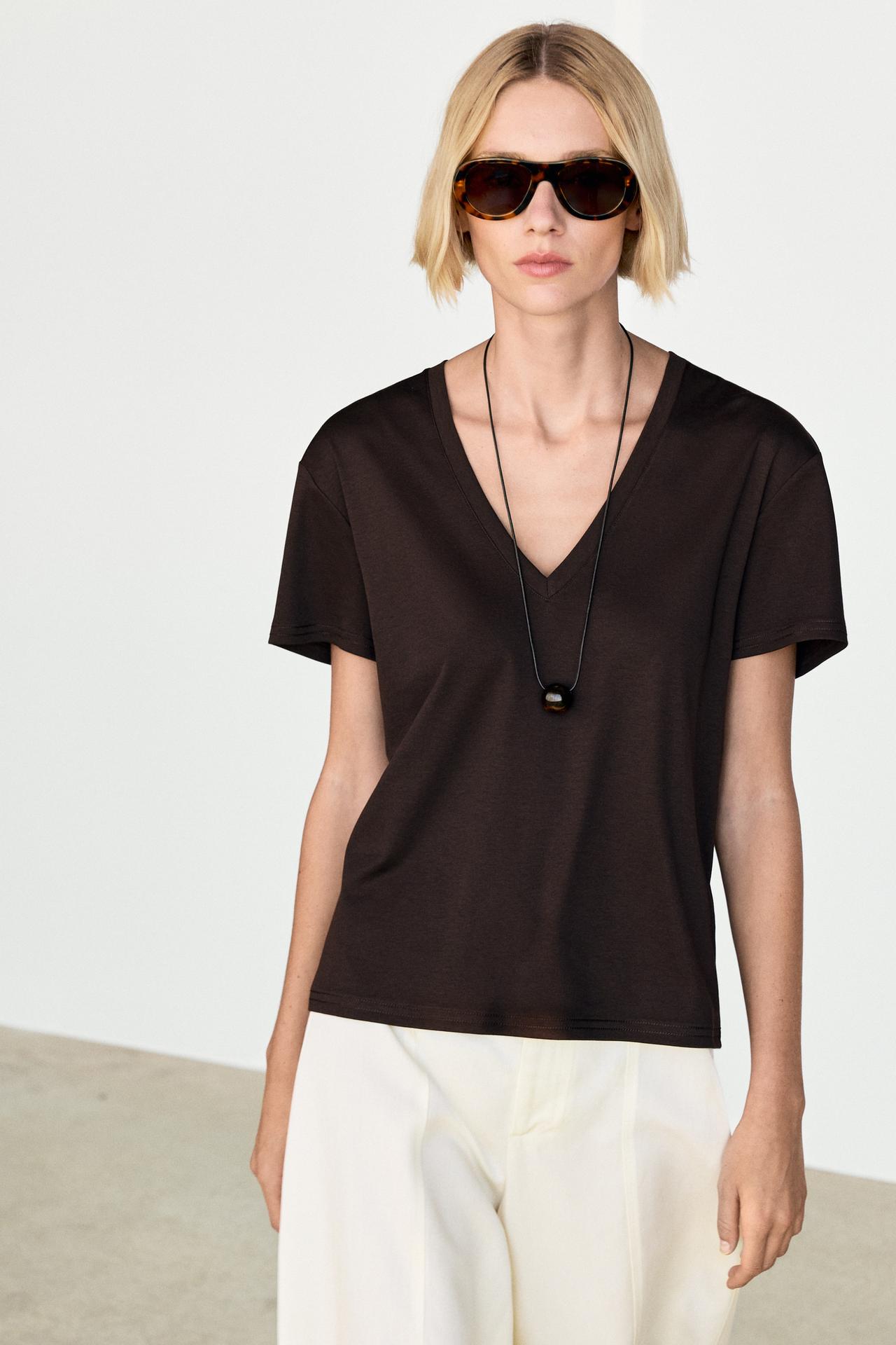 Flowing V-neck T-shirt — Brown