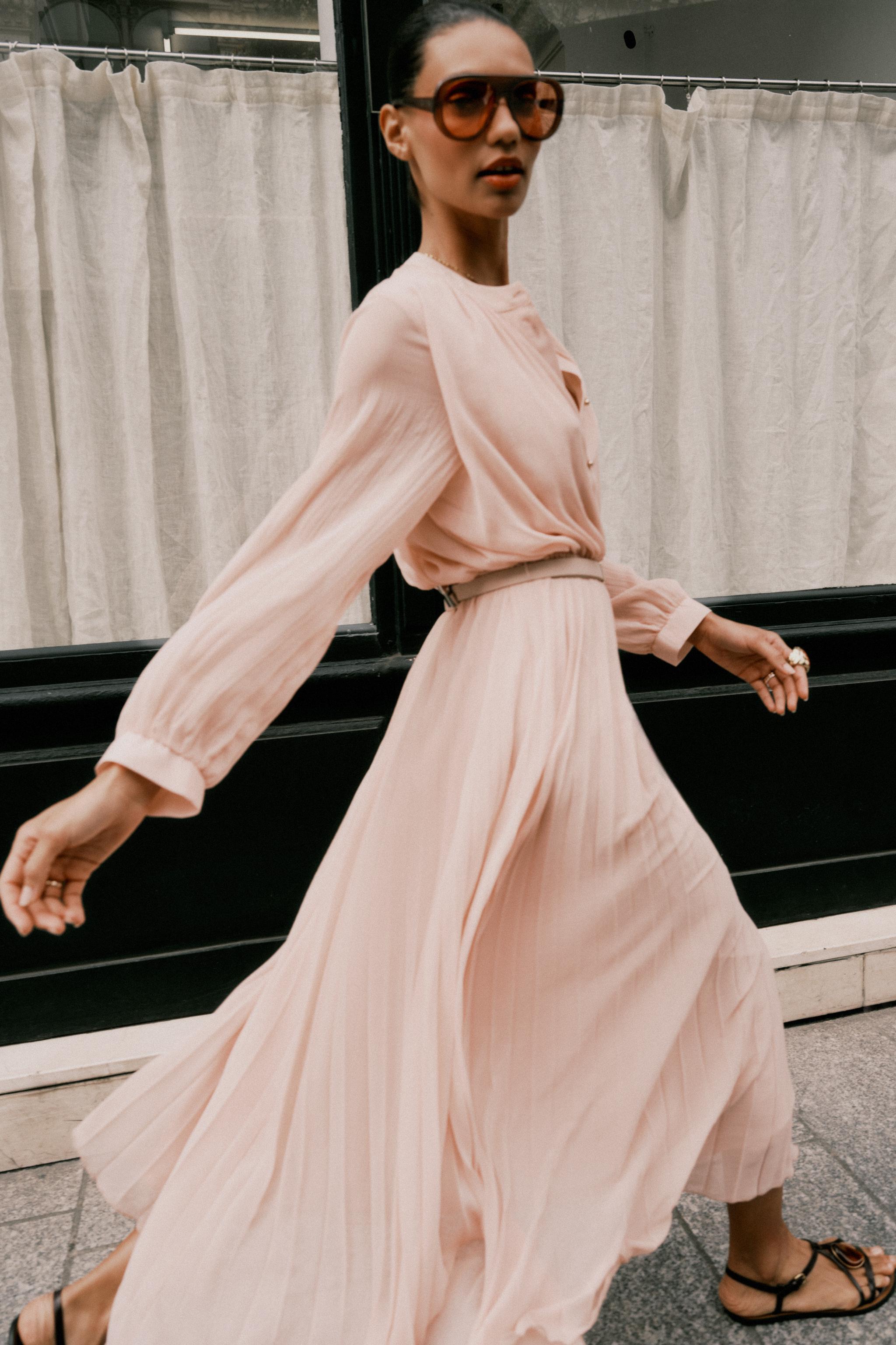 【Zimmermann】プリーツ ミディワンピース ZIMMERMANN チュール ミディワンピース プリーツ加工 | THE
