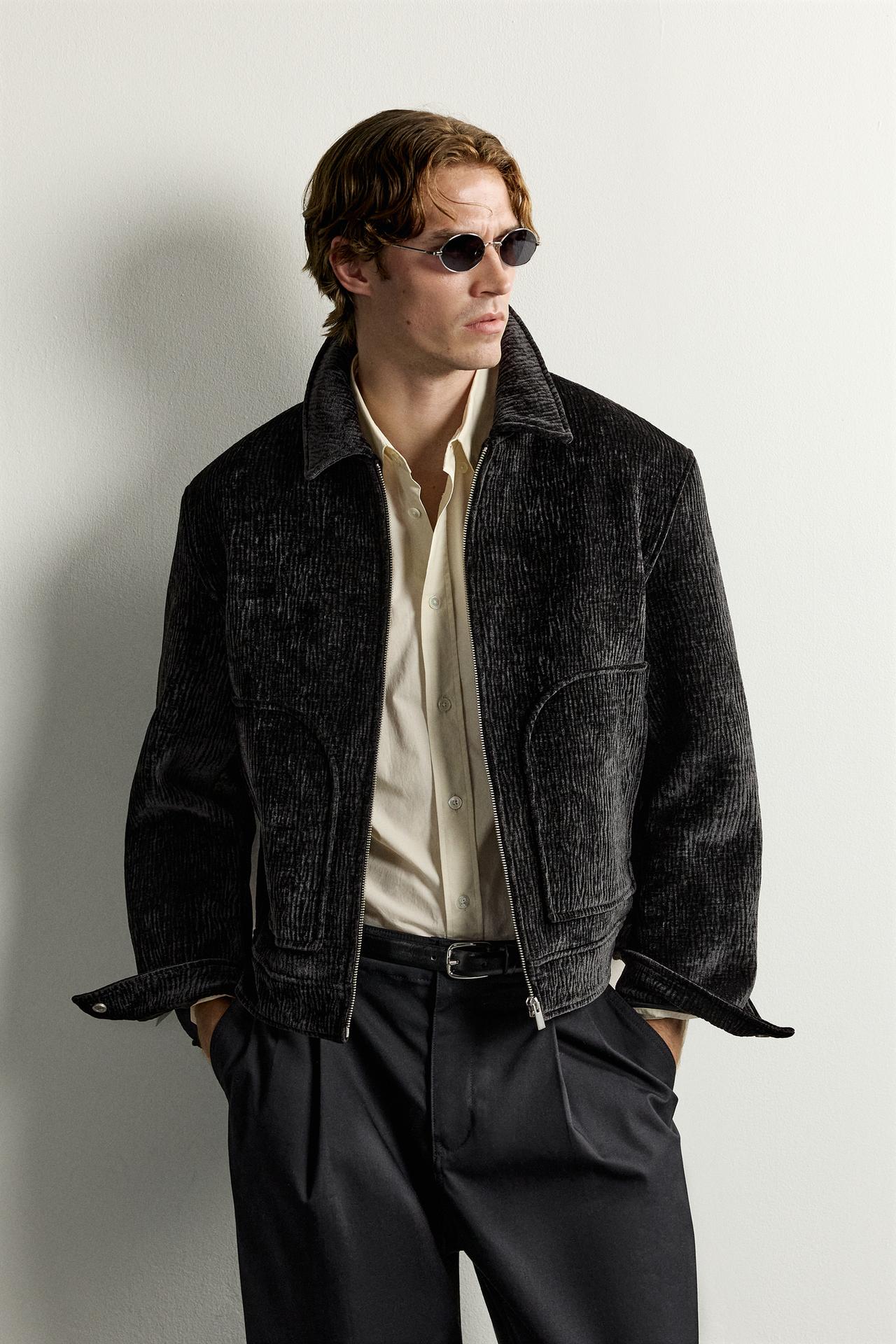 FLOCKED RELIEF EFFECT JACKET — Black