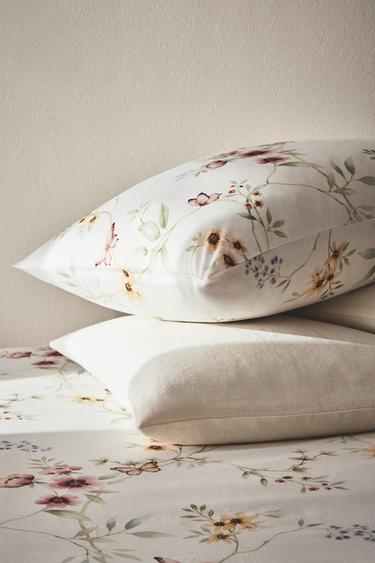 TAIE D’OREILLER SATIN IMPRIMÉ FLEUR - Blanc cassé de Zara - Image 5