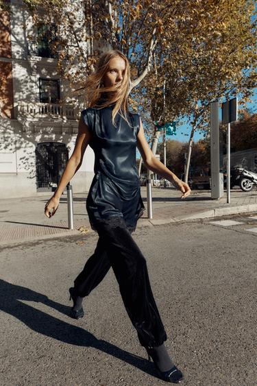 ROBE COURTE SATINÉE AVEC DENTELLE - Bleu marine de Zara - Image 3