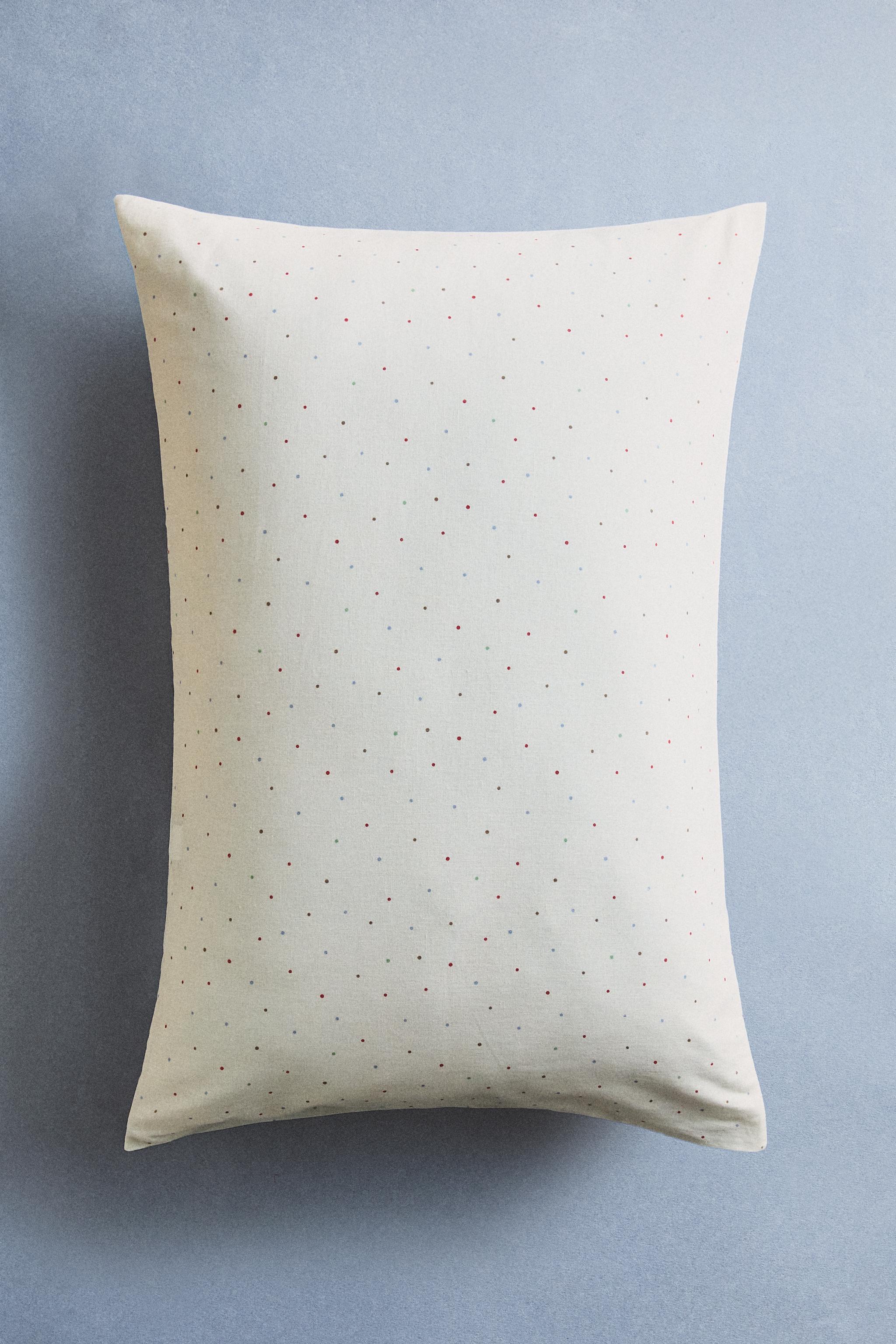 KIDS' POLKA DOT PILLOWCASE
