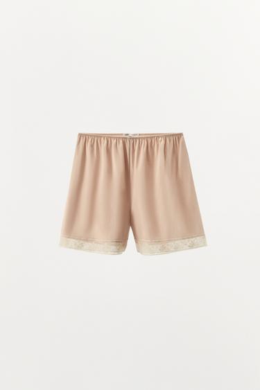 SHORTS بمظهر ساتاني ودانتيل - وردي الخاص بـ Zara